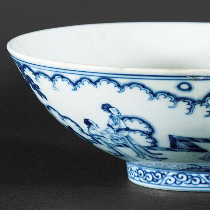 Collectors Get Cracking on 350-Lots of Ceramics...