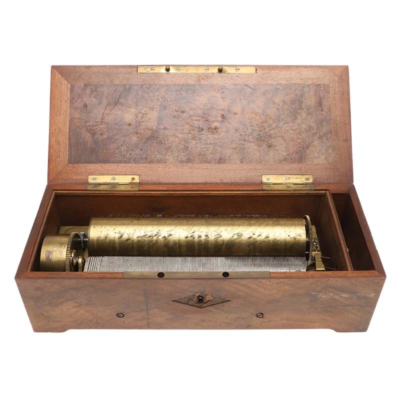 Rare Musical Box Reaching the High Notes...